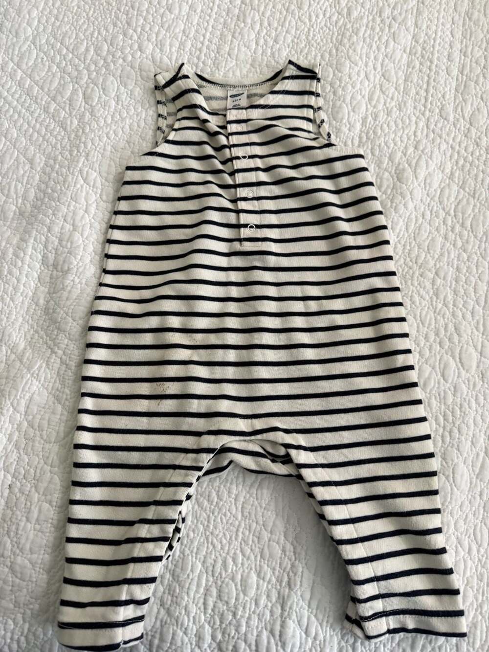 Old Navy Sleeveless romper 6-9 months